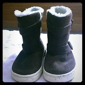 Stride Rite Safi boots.